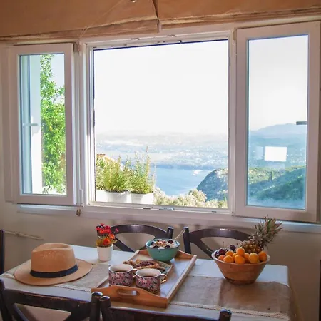 Gospodarstwo wiejskie Lorantina Luxury Sea View House Close To Barbati & Ipsos With Starlink Wifi
